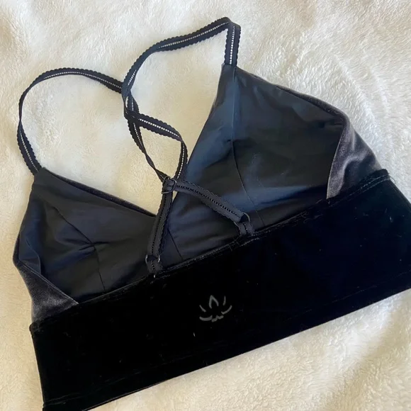 3/$20 - Beyond Yoga x Soulcycle Bra - Picture 3 of 5